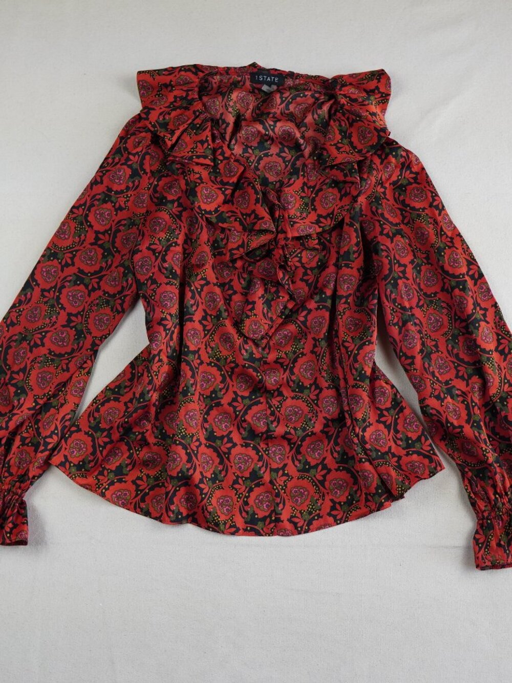 1.STATE Floral Satin Ruffle Collar Blouse